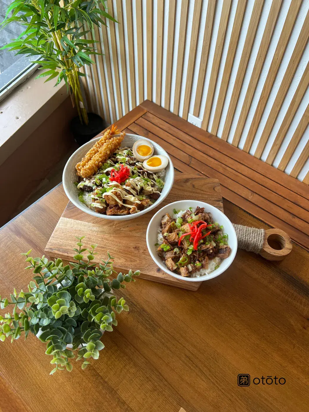 Ototo rice bowls served on a wooden table